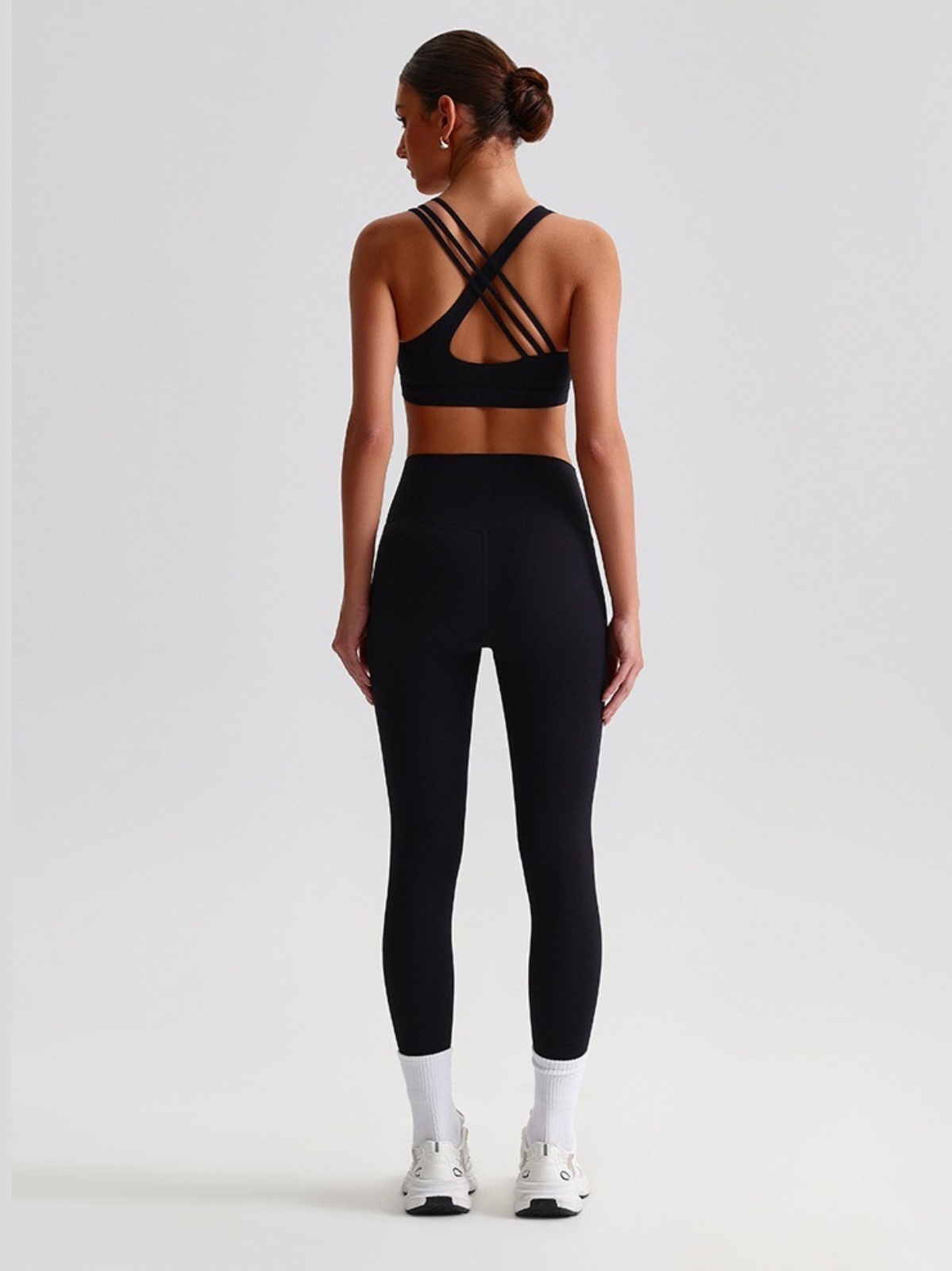 Black Berry Fit Strappy Sports Bra